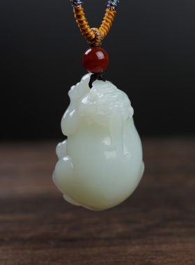 天然和田玉貔貅吊坠招财保真正品