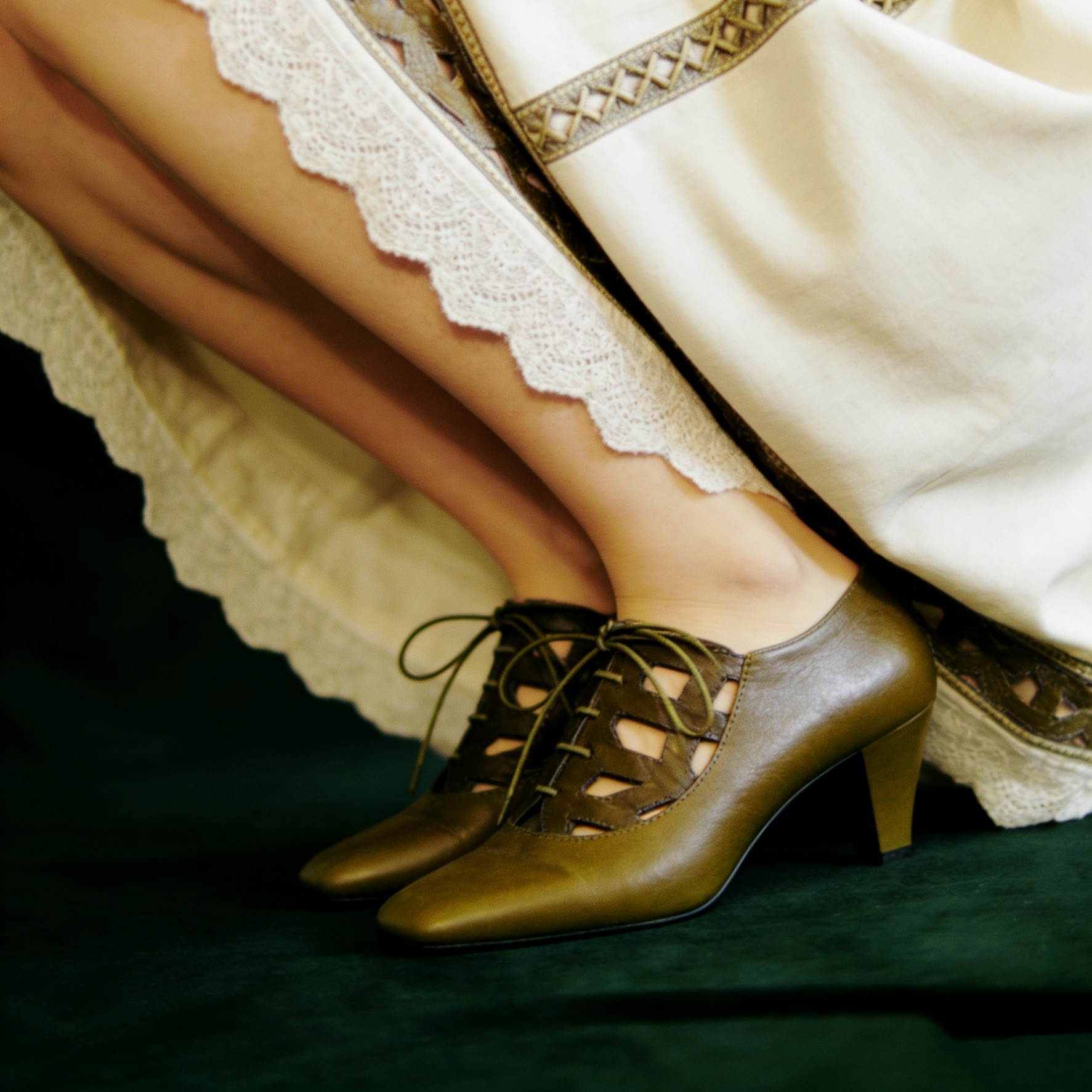 奈里法式镂空设计复古牛皮深口系带高跟鞋民国配香云纱旗袍小皮鞋,淘宝优惠券,粉丝福利购,淘宝优惠卷