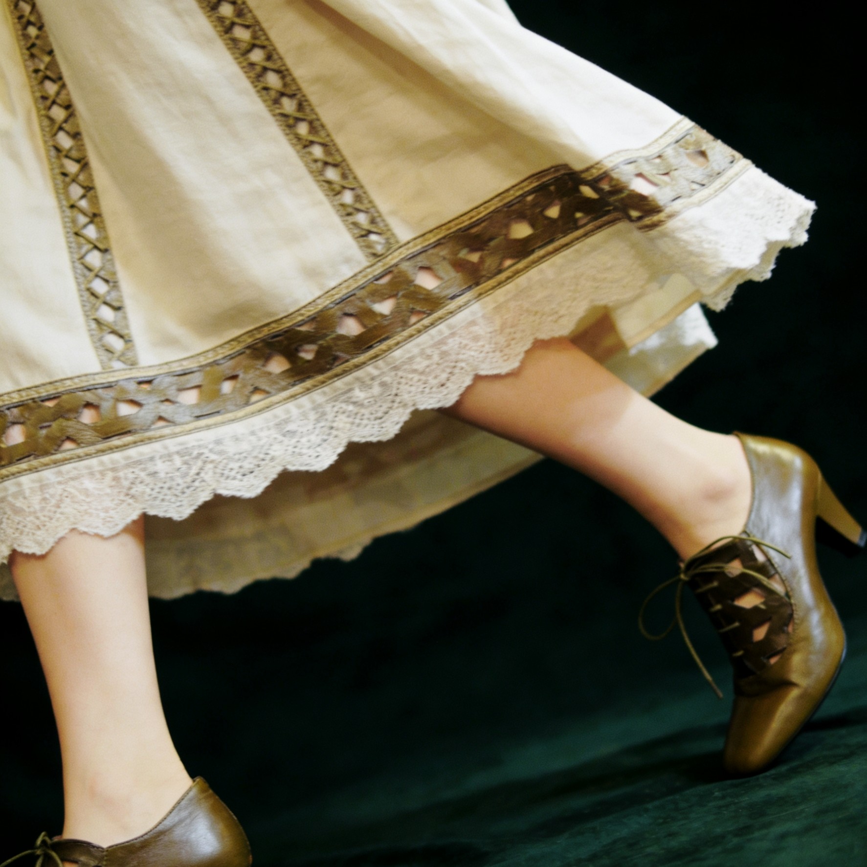 奈里法式镂空设计复古牛皮深口系带高跟鞋民国配香云纱旗袍小皮鞋,淘宝优惠券,粉丝福利购,淘宝优惠卷