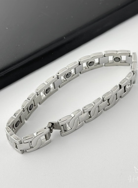 欧美嘻哈银色镶钻健身磁石钛钢手链男饰品轻奢高级感潮男配饰百搭
