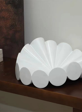 现代轻奢芭蕾树脂果盘摆件家居软装饰品客厅茶几样板房白色工艺品