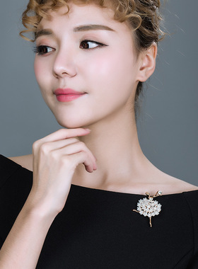韩国优雅芭蕾舞女孩胸针树脂花朵时尚胸花合金镶钻配饰品披肩扣