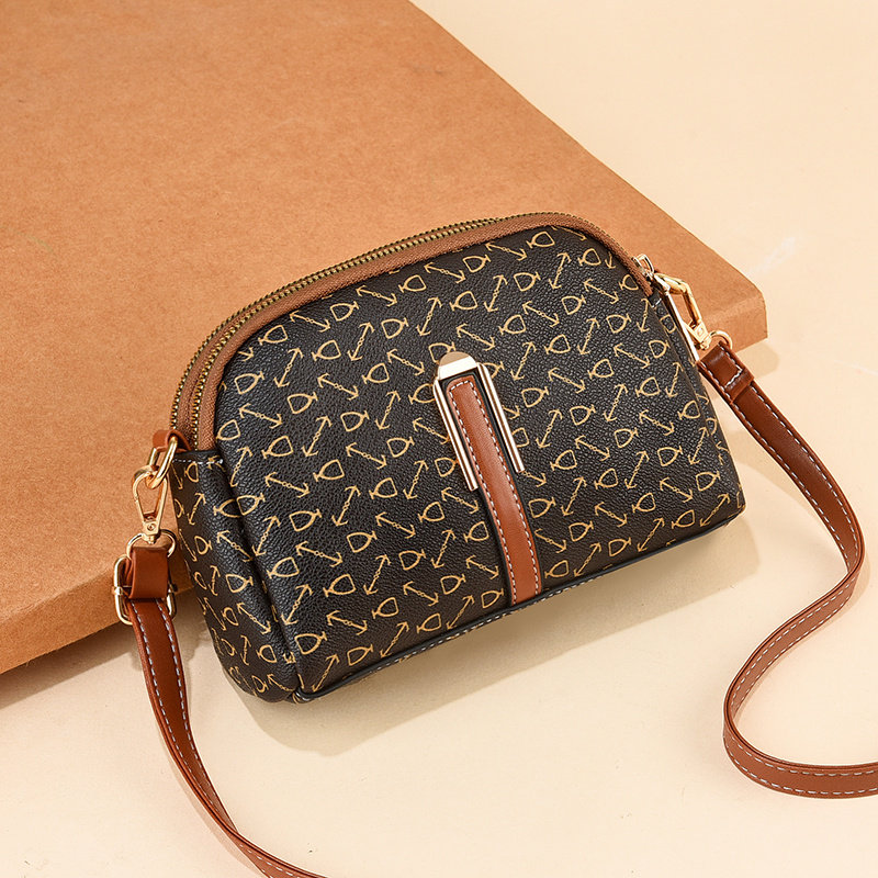 2022新款百搭大气中年女士斜挎包 公主情缘女士包袋