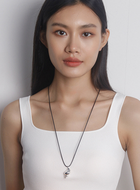 Moment 海螺吊坠挂绳黑绳长款项链毛衣链饰品配饰装饰2025新款女