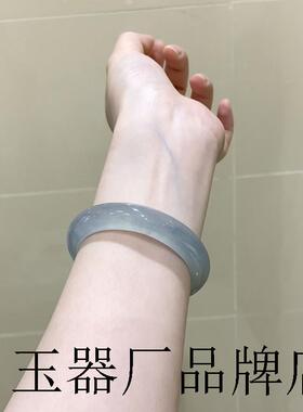 精品冰种飘花翡翠色手镯高冰蓝水天青色玉镯子冰透正圈贵妃镯女款