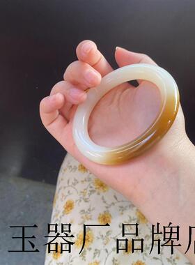老坑和田玉手镯女款羊脂级且末糖
