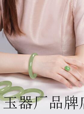 老坑和田玉手镯女款鸭蛋青玉镯玉镯子细条纳福泥鳅背镯玉石百搭款