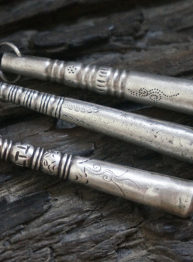 云起收藏。清代古董花卉竹节老银磨牙棒吊坠提溜滴溜配件