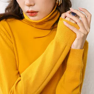 圆领女毛衣短款宽松柔软针织衫