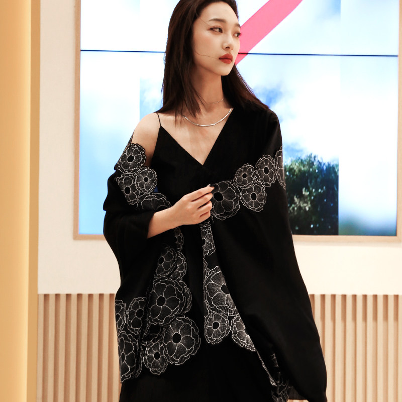 新款奢礼进口山羊绒披肩 印度手工刺绣钉珠高贵黑色披肩围巾松弛,淘宝优惠券,粉丝福利购,淘宝优惠卷