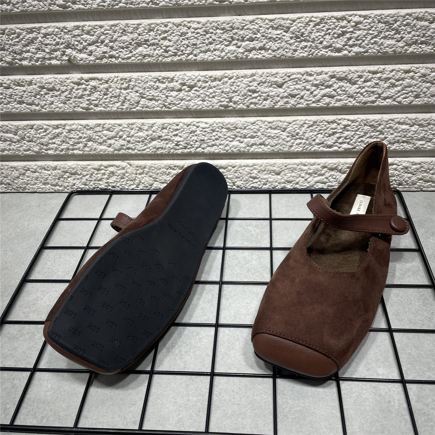 断码处理方头浅口加绒单鞋女秋冬新款复古晚风芭蕾风平底玛丽珍鞋,淘宝优惠券,粉丝福利购,淘宝优惠卷