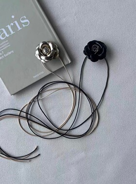 复古黑金山茶花皮绳项链女高级感轻奢小众颈链2024新款锁骨链配饰