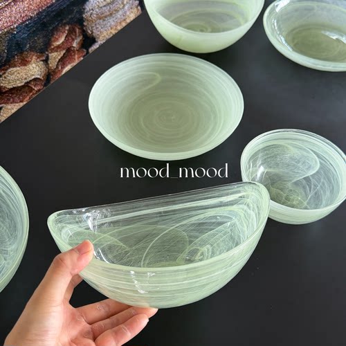 mood 清透蜜瓜绿玻璃碗 云雾艺术感草帽碗果盘酸奶碗冷菜摆件 - 图3