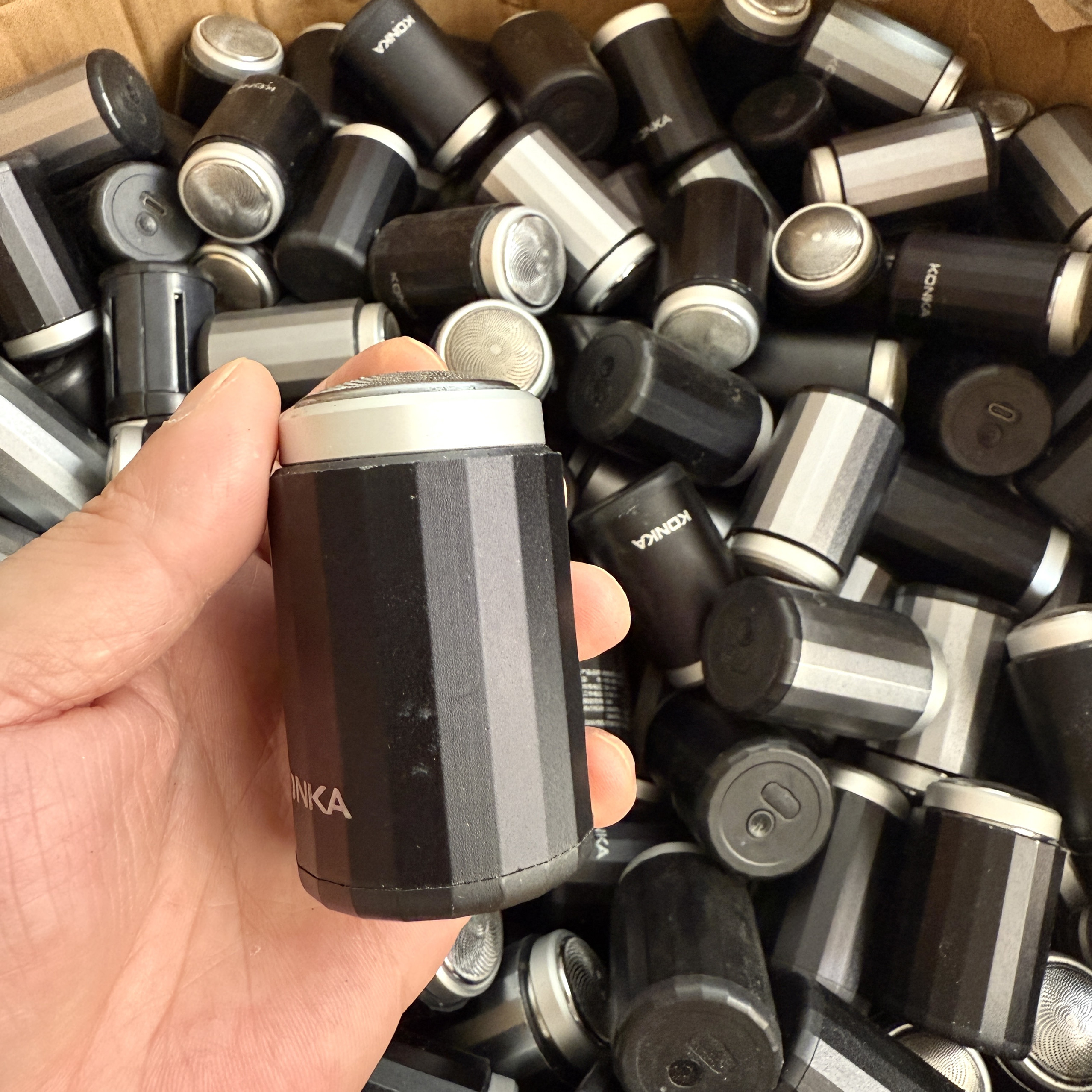 迷你电动剃须刀 铝合金机身 不包好坏随机发,淘宝优惠券,粉丝福利购,淘宝优惠卷