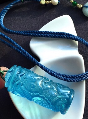 天然海蓝宝雕刻龙柱吊坠  总重28.5克 晶体通透 魔鬼蓝色