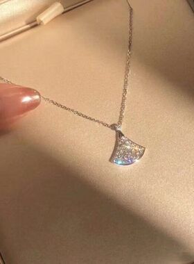 轻奢满钻小裙子扇形项链女精致独特小众设计颈链百搭高级感锁骨链