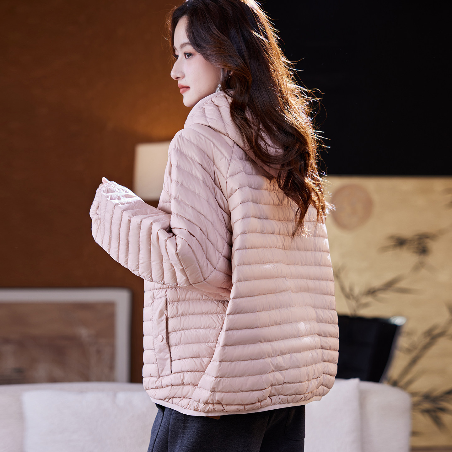 宝诗黎连帽轻薄鸭绒排骨羽绒服2025冬季90绒宽松大码慵懒百搭外套