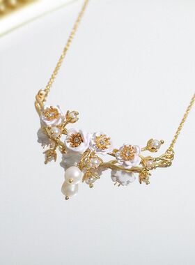 永恒玫瑰系列白玫瑰与珍珠吊坠大项链