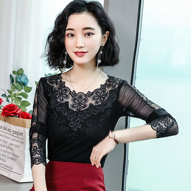 ຄົນອັບເດດ: ໃຫມ່ Mesh Lace Tops Trendy ສໍາລັບເຄື່ອງນຸ່ງຫົ່ມດູໃບໄມ້ລົ່ນ