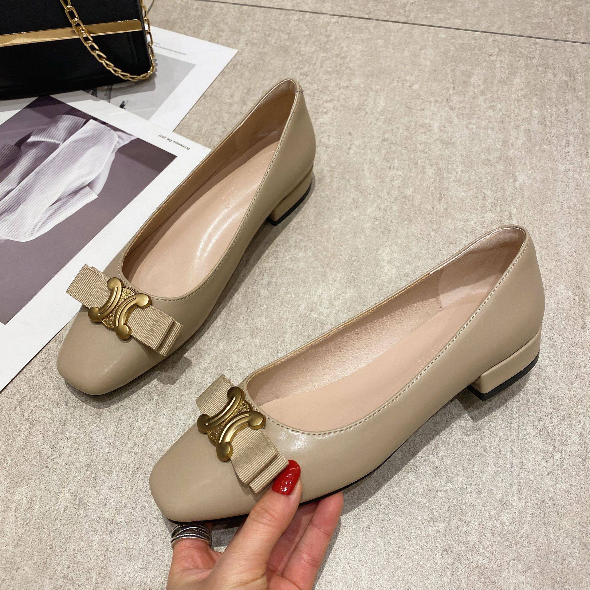 2026春秋新款小香风凯旋门金扣方头蝴蝶结平底浅口单鞋气质通勤鞋,淘宝优惠券,粉丝福利购,淘宝优惠卷