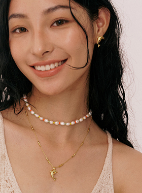 A Ray of Sunlight 自由岛屿海豚系列金色小海豚吊坠项链彩色珍珠