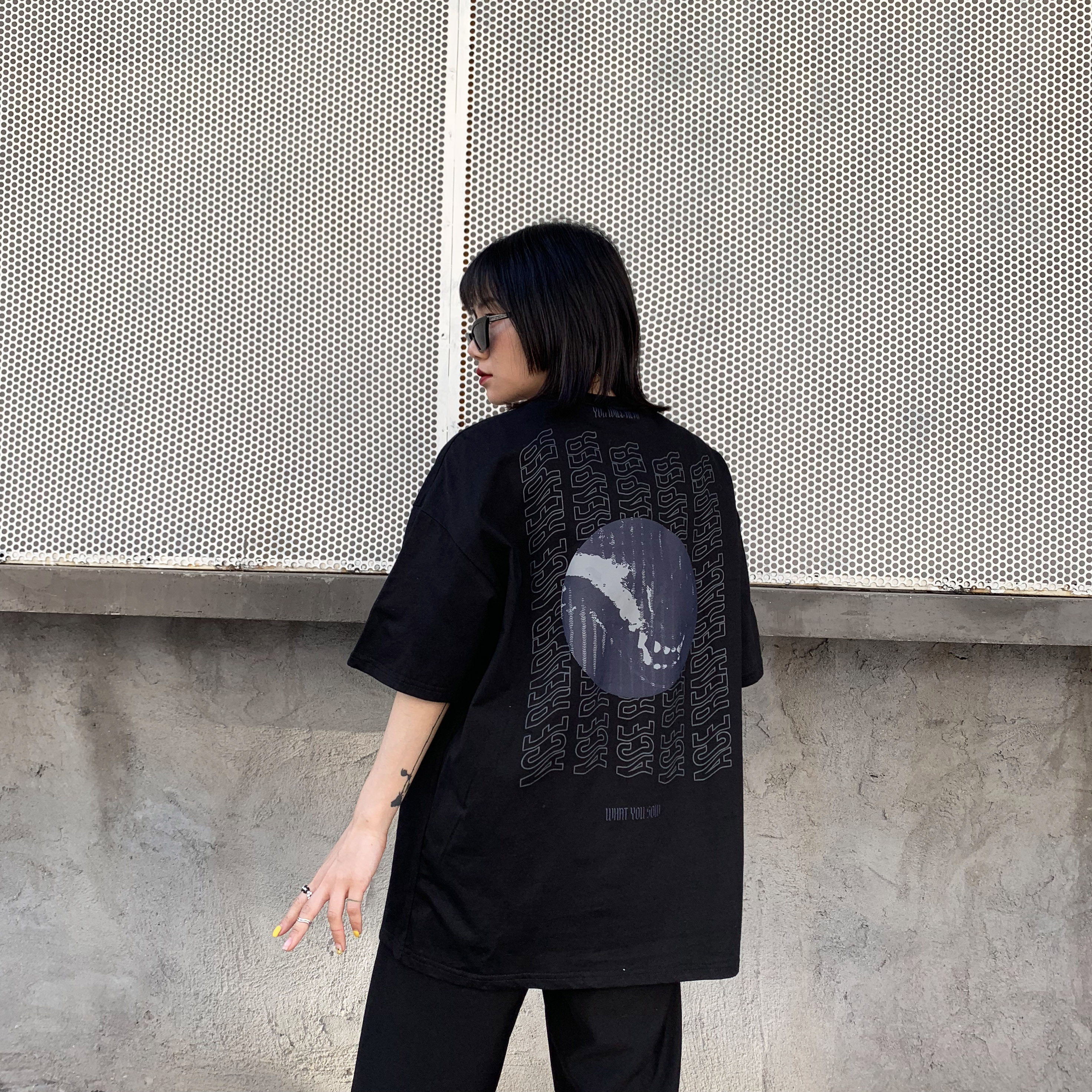 oversize 黑色短袖女夏 ins chic 港风潮牌学生情侣半袖 宽松百搭印花 oversize 黑色短袖女夏 ins chic 港风潮牌学生情侣半袖 宽松百搭印花