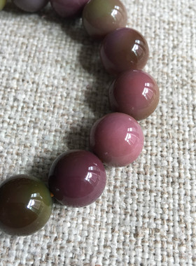 盐源玛瑙俏色天然七彩手串