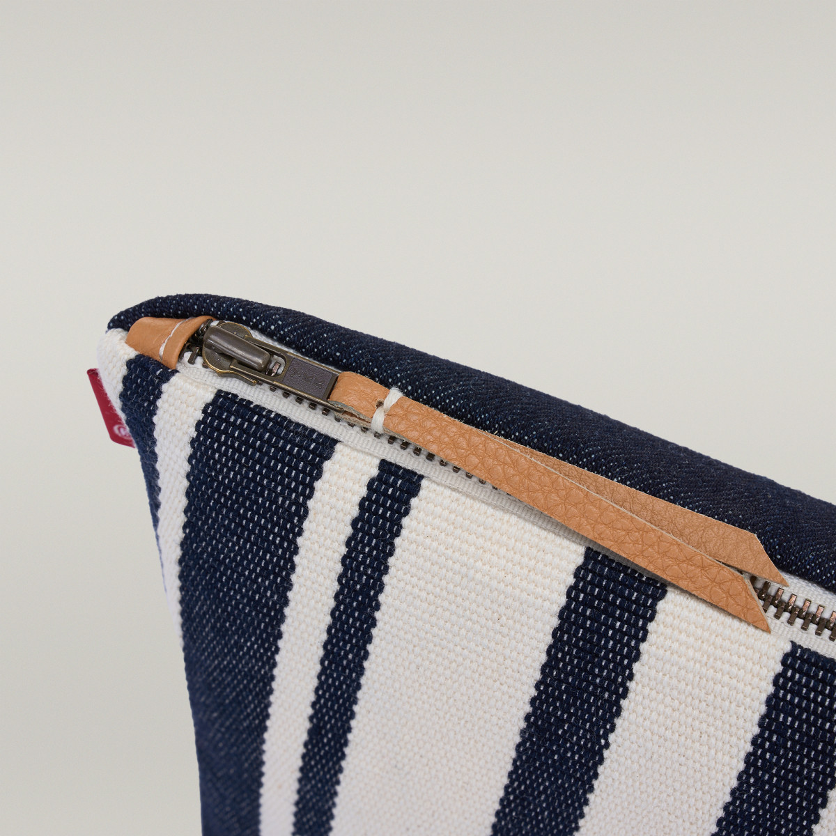 【商场同款】Levi's李维斯男士蓝白条纹时尚简约牛仔手拿包002GD,淘宝优惠券,粉丝福利购,淘宝优惠卷