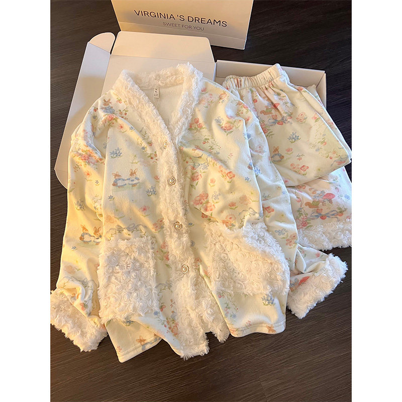甜美风少女碎花毛绒吊带睡衣女秋冬季新款家居外套长裤大码三件套,淘宝优惠券,粉丝福利购,淘宝优惠卷