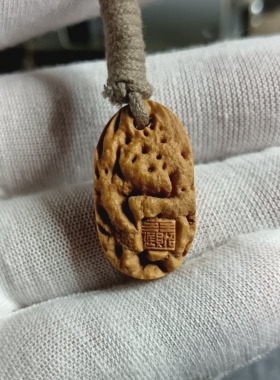 招财进宝桃牌纯手工桃核雕刻小挂件钥匙扣手把件文玩配饰精品时尚