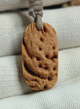 任工核雕纯手工制作的工艺品