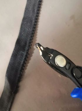 服装树脂塑料拉链缺齿掉牙修补拉链插销插旗修复各种拉链问题修改