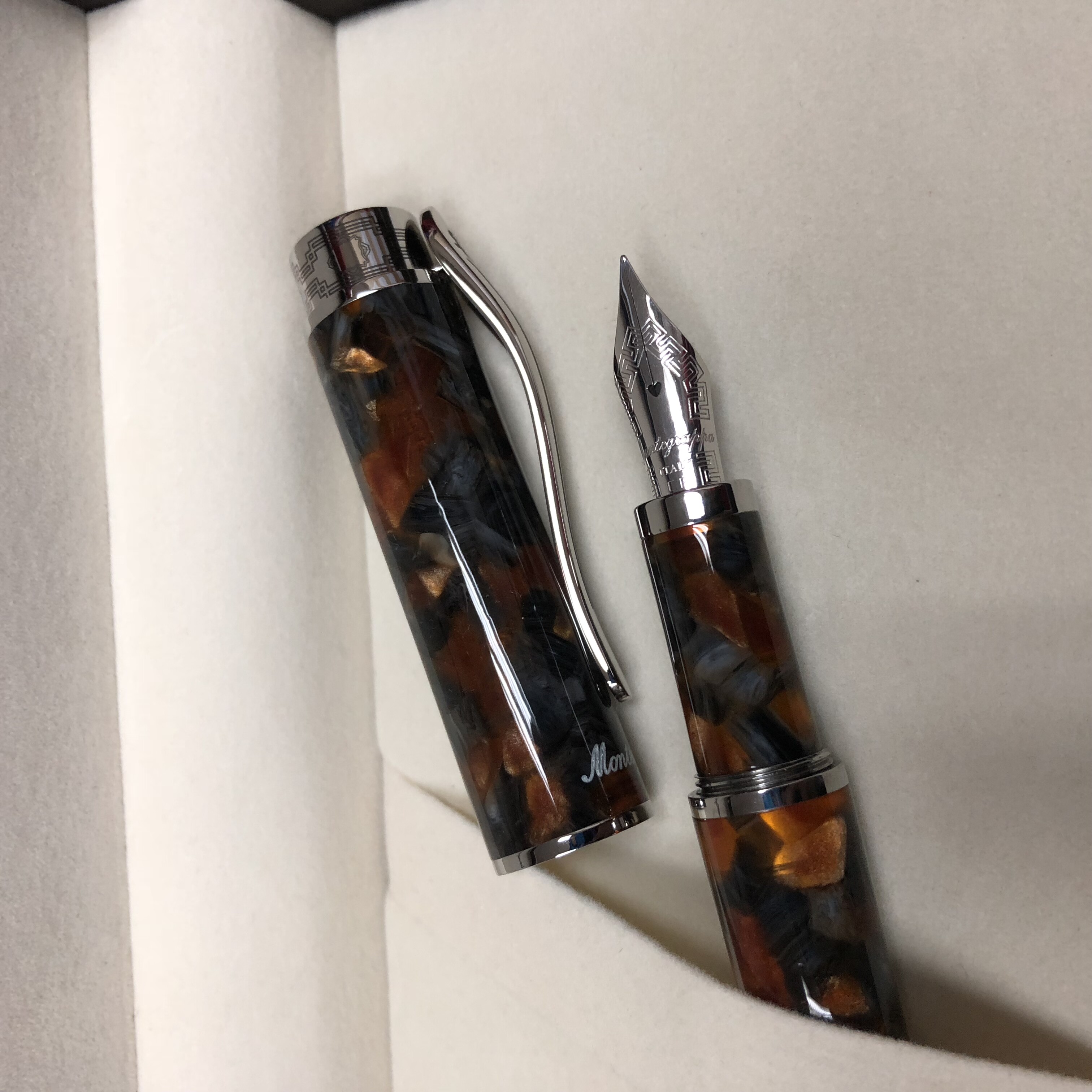 万特佳montegrappa海明威 novel 系列 3色 限量钢笔 墨水笔