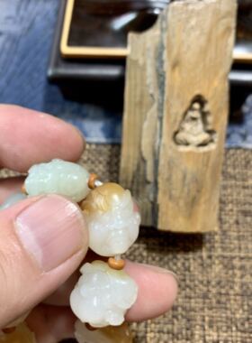 Y20 油细到头且末糖白18罗汉手串