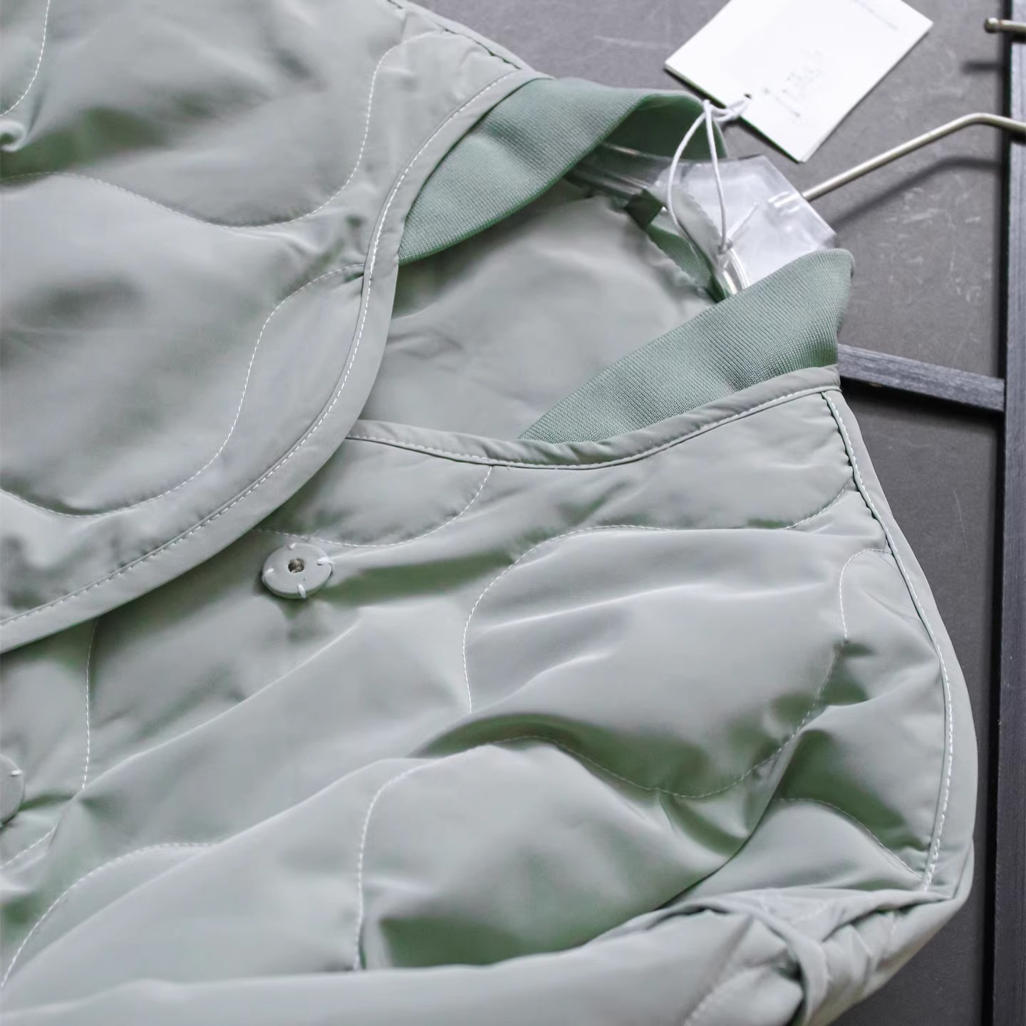 纯色宽松版型绗缝立领休闲夹克外套2025冬季新款长袖羽绒服女B684 - 图1