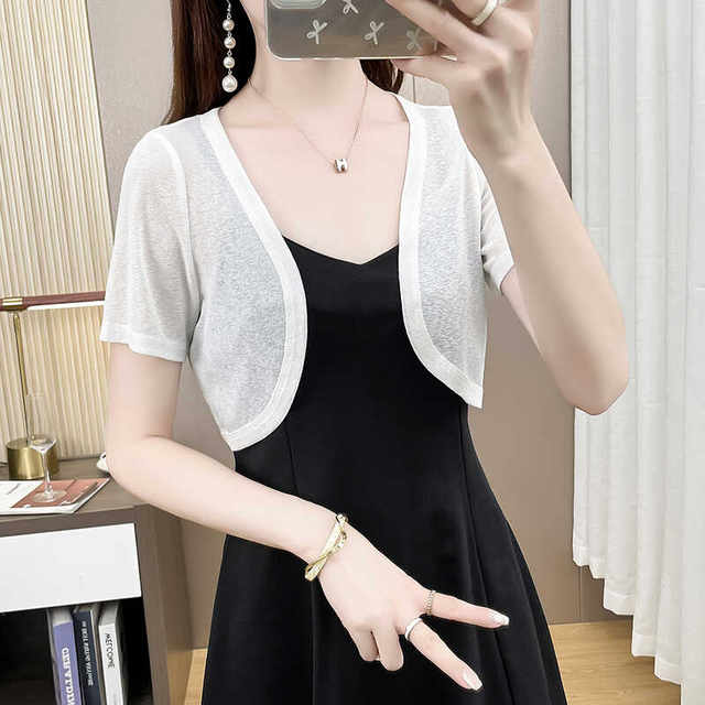 Cardigan ລະດູຮ້ອນສັ້ນທີ່ມີກະໂປງ suspender