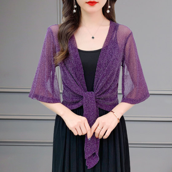 Pair a large size skirt with a sun protection lace shawl