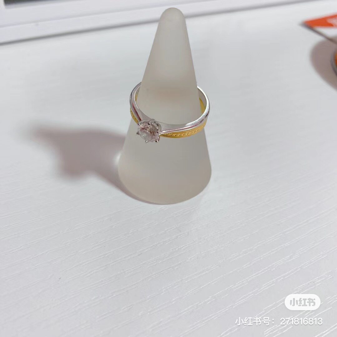 Crystal Clear Japanese Glass Tapered Ring Holder