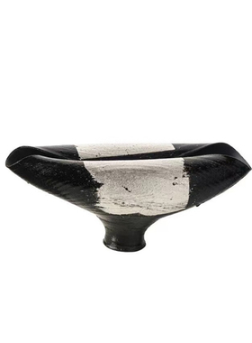 【可开票】博古架抽象长鼻兽摆件