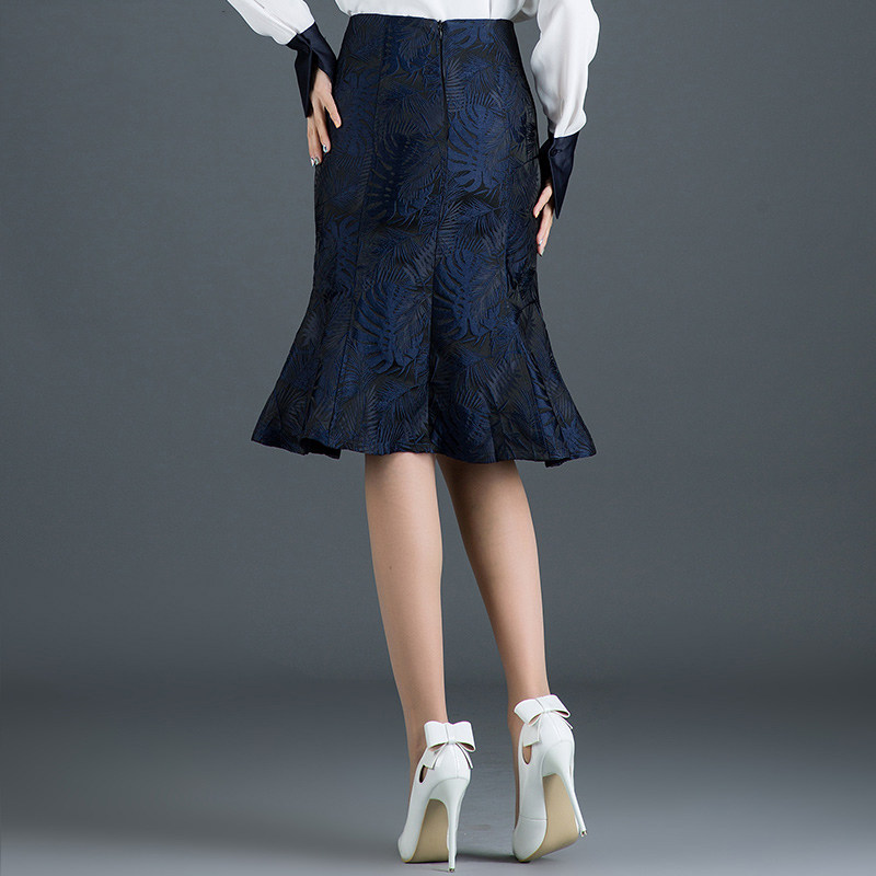 鱼尾秋冬包臂裙中长款包臀绣花包裙 都孜妮半身裙