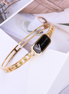镂空V英文黑片暗扣钛钢彩金手镯
