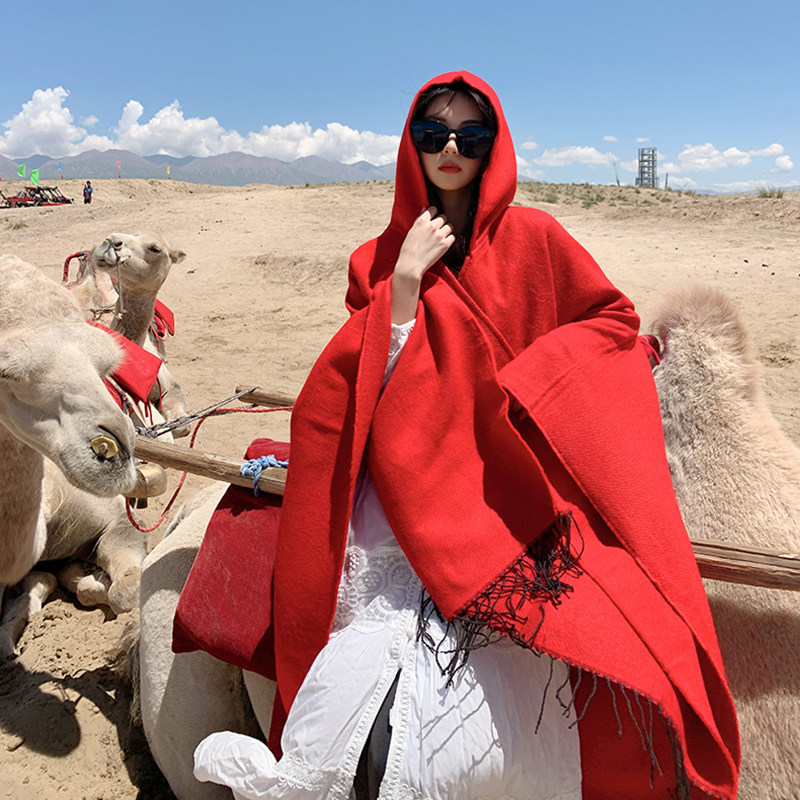 新疆沙漠旅游穿搭拍照红色斗篷披肩外套女民族风带帽保暖围巾外搭 - 图0