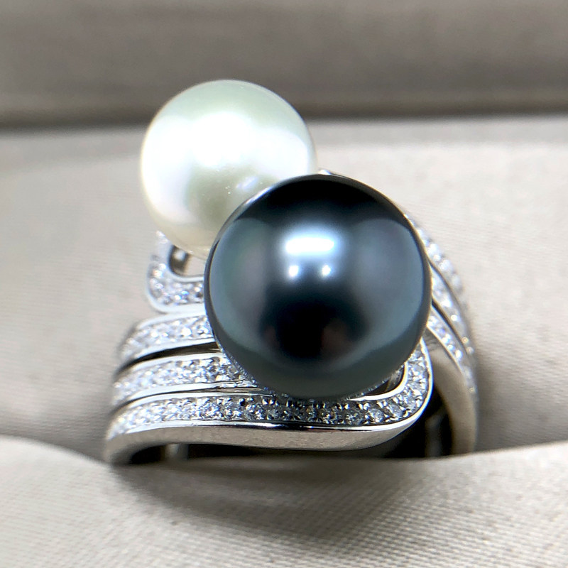 Tahitian high light near flawless pearl ring black and white