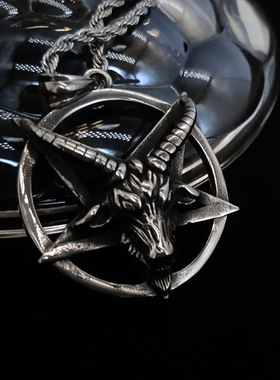 巴风特带链钛钢黑金属不掉色吊坠