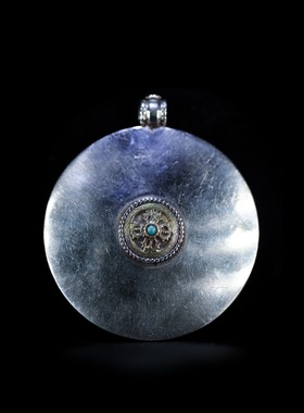 尼泊尔铜鎏银镶嵌宝石佛牌挂饰