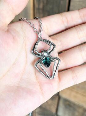 alchemy哥特绿水晶毒液蜘蛛项链