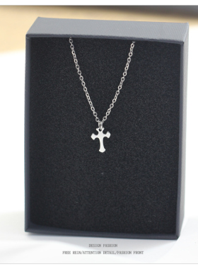 通体钛钢材质十字架项链配饰女轻奢小众高级感锁骨链颈链洗不掉色