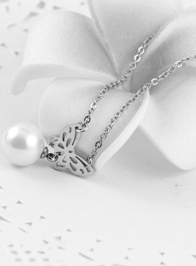 批 发洗不掉色蝴蝶吊珠项链高级感小众设计吊坠简约配饰毛衣链女