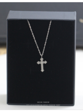 复古十字架项链女2024年新款爆款潮锁骨链吊坠轻奢小众钛钢不掉色