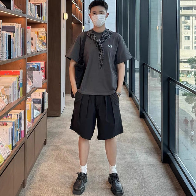 New summer double pleated shorts men's silhouette loose five-point pants trendy casual and versatile outside wear American ins